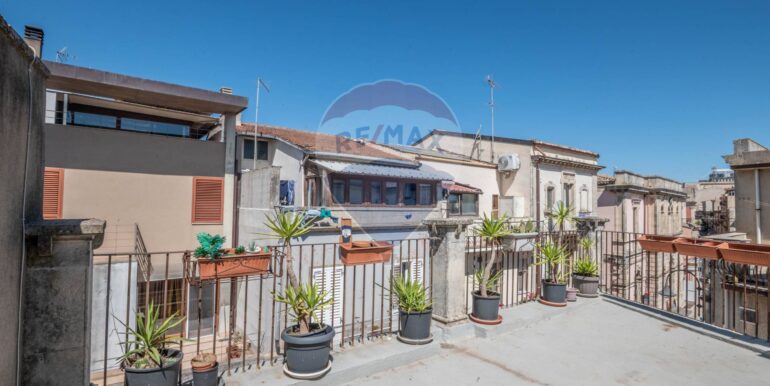 2025061174556-957711-4