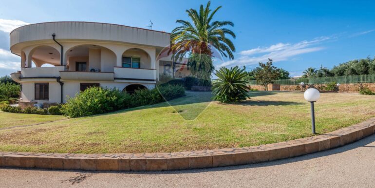 2025080870929-974023-10