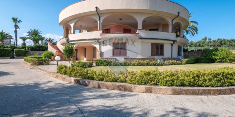 2025080870941-974023-13