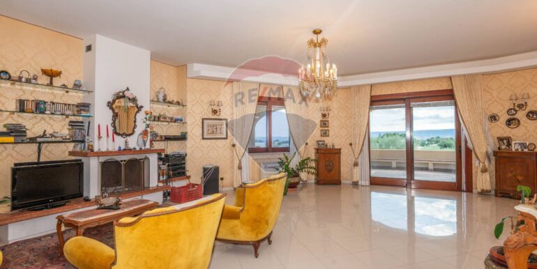 2025080871149-974023-45