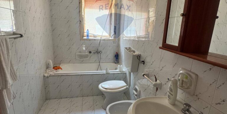 20250818115052-974949-15