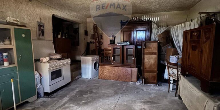 20250818115059-974949-18