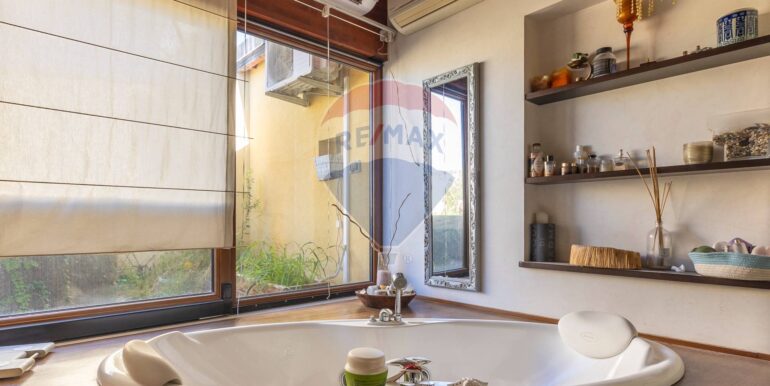 20250818122154-974931-18