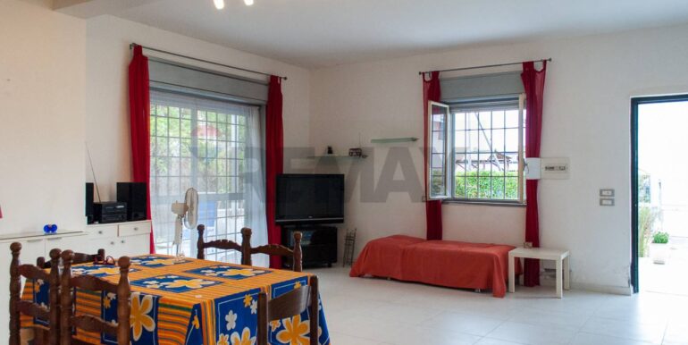 20250819112742-975037-34