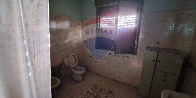 20250819175332-975014-3