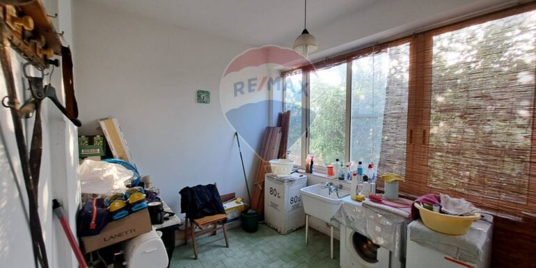 20250819175421-975014-12