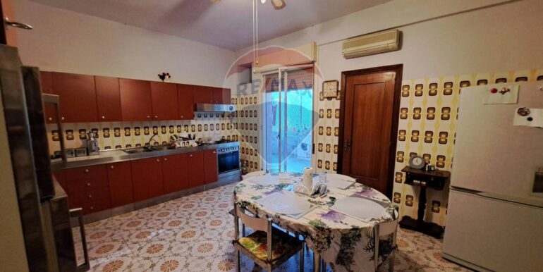 20250819175433-975014-14