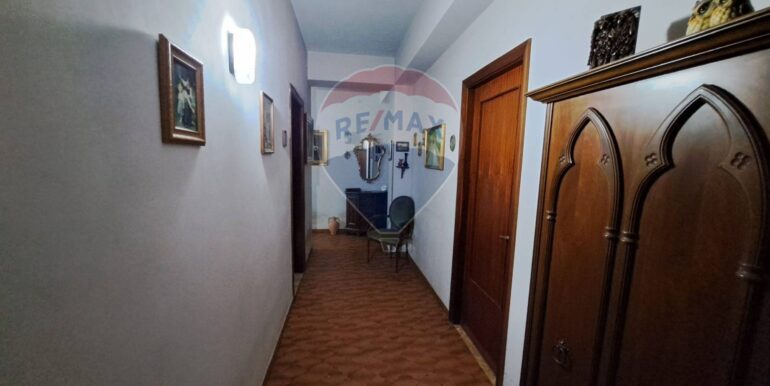 20250819175437-975014-15