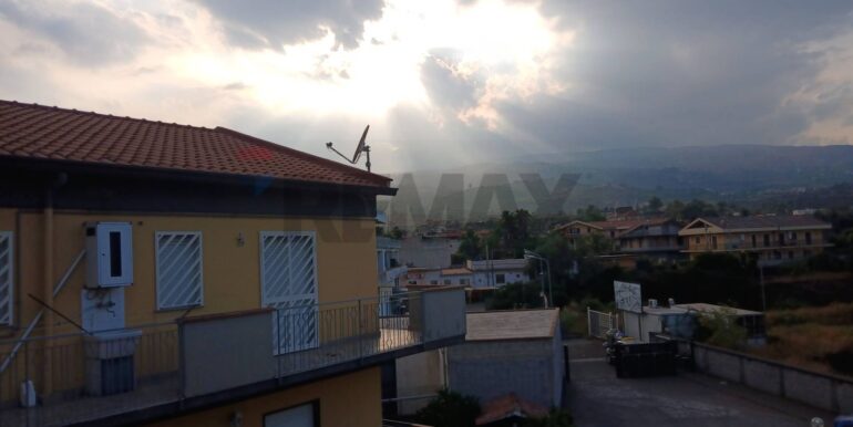 20250819203952-975082-3