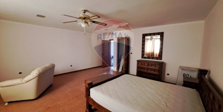 20250820181647-975079-8