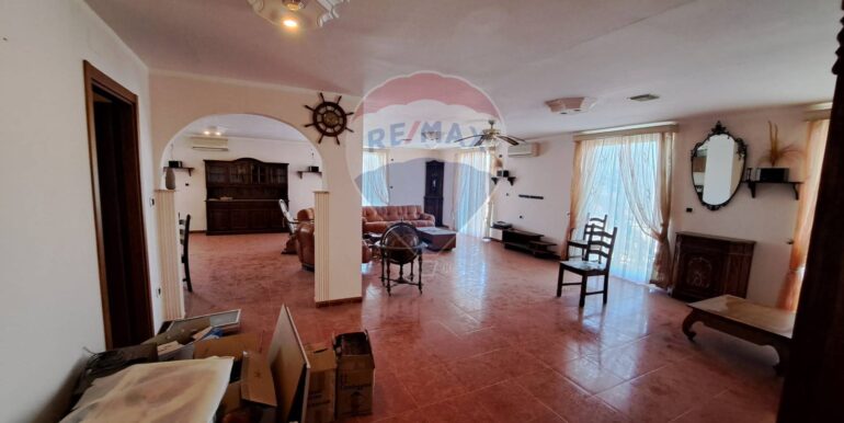 20250820181705-975079-13