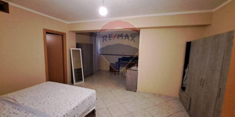 20250820181735-975079-19