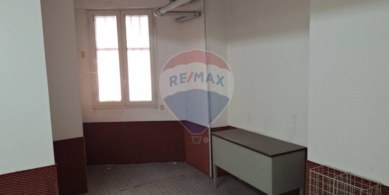 20250821182143-975313-10