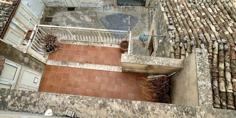 20250821184245-975252-13