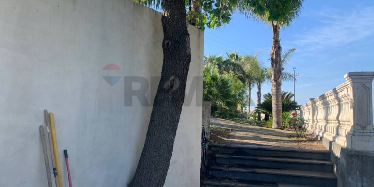 20250821185134-975320-11