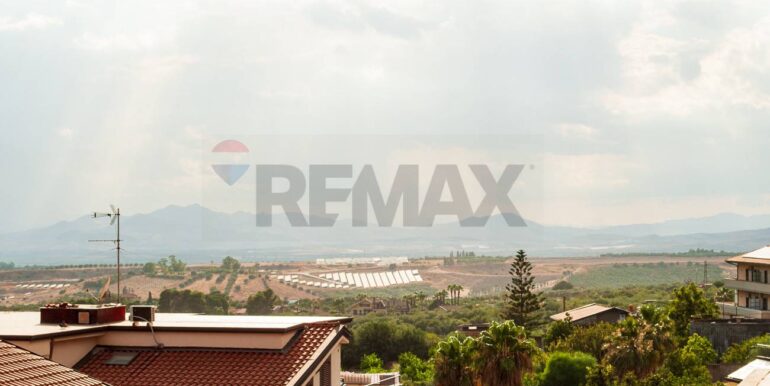 2025082122139-975238-12