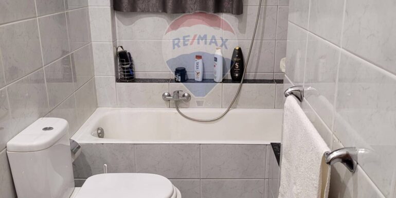 20250825183007-975680-12