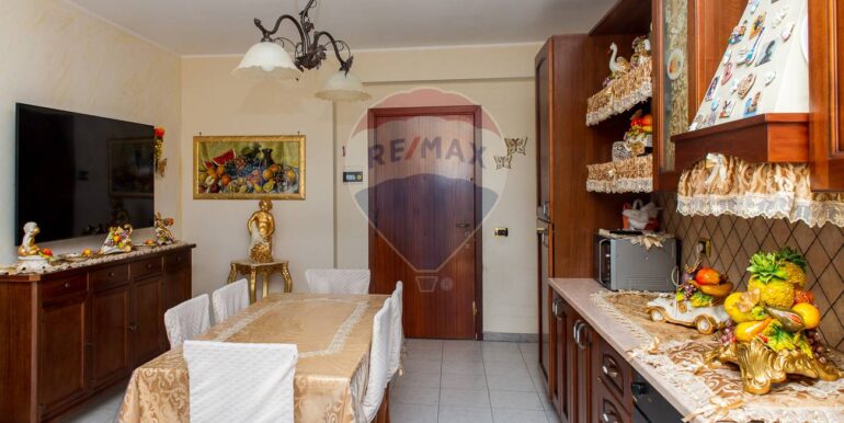 20250825184228-975684-11