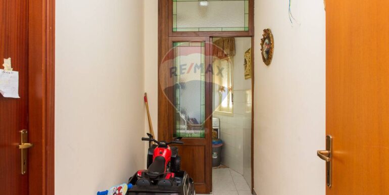 20250825184239-975684-14