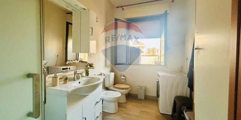 20250825185154-975653-10