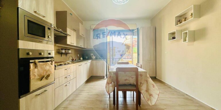 20250825185158-975653-12