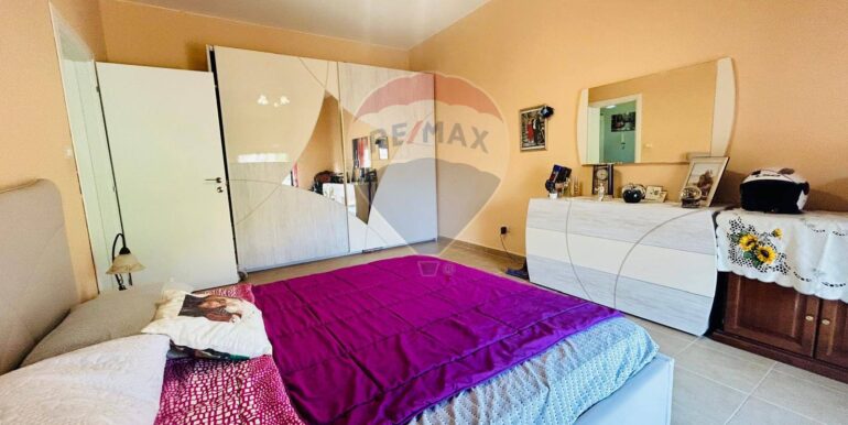 20250825185200-975653-13