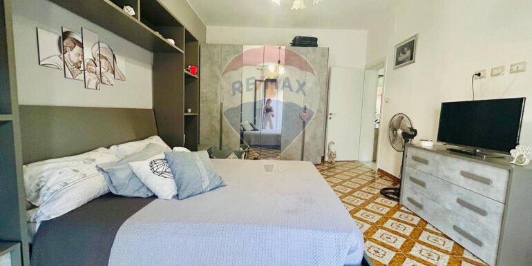 20250825185206-975653-16