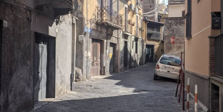 2025082784641-975719-2