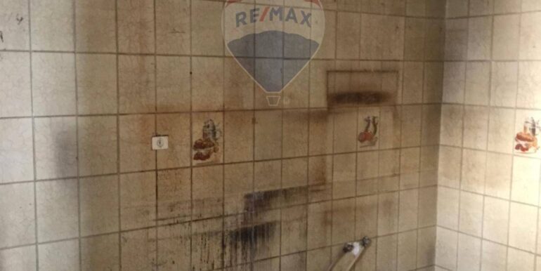 20250828171008-976254-12