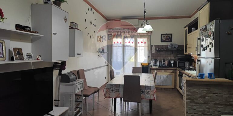 20250828174206-976115-9