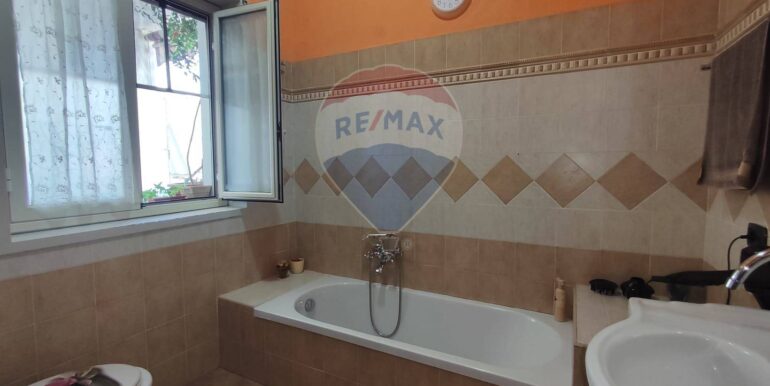 20250828174424-976115-16