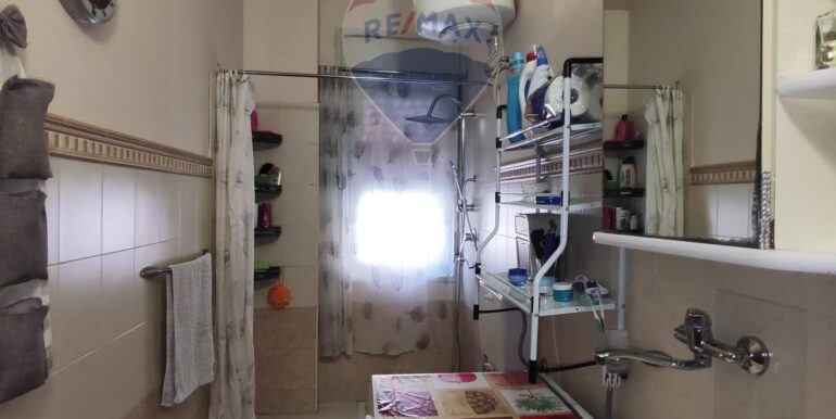 20250828174429-976115-18