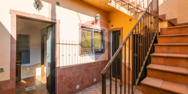 20250828190138-975709-4