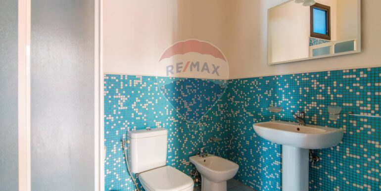 20250828190209-975709-15