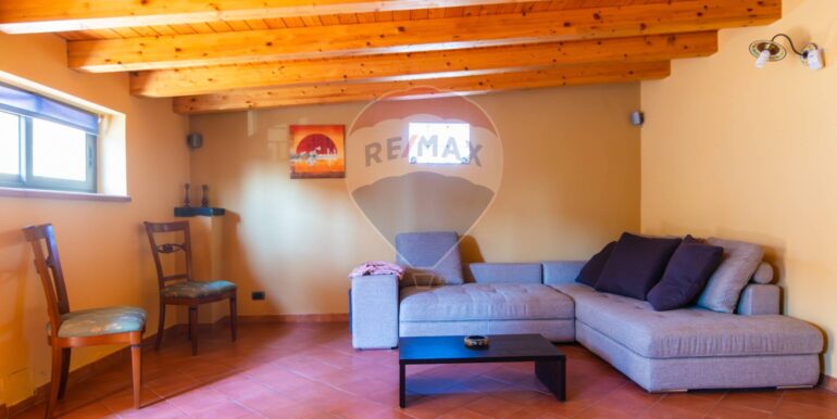 20250828190225-975709-21