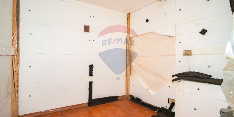 20250829121221-976443-15