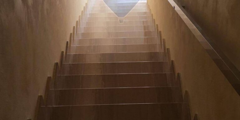 20250829183707-976633-19