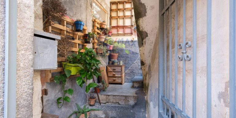 20250829184752-976619-2