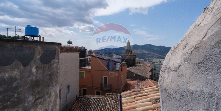 20250829184850-976619-17