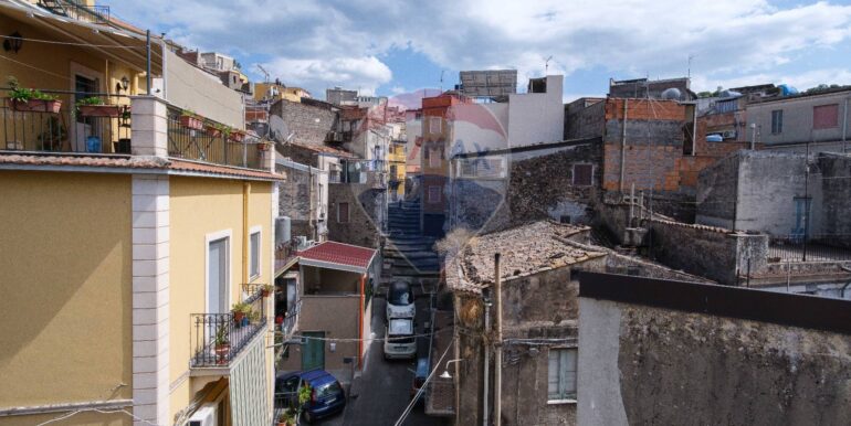 20250829184854-976619-18