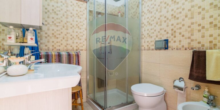 20250829200727-976439-15