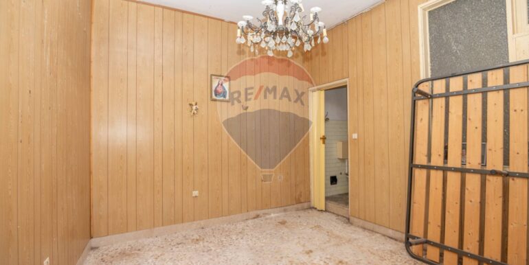 20250901184229-976444-4