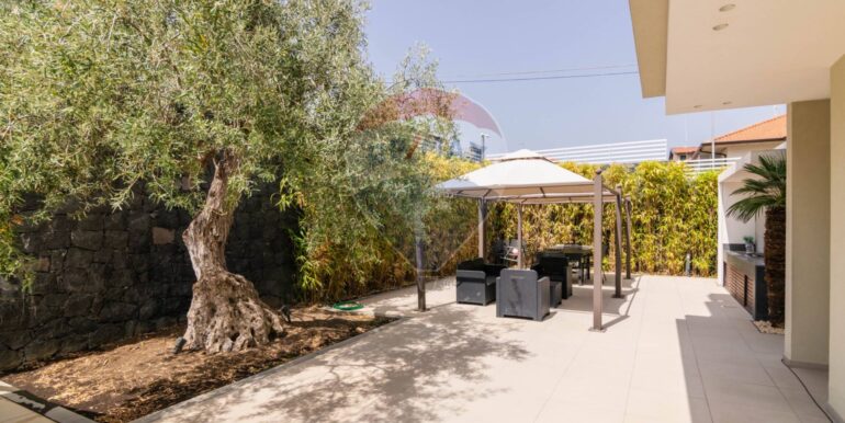 20250902103829-977133-8