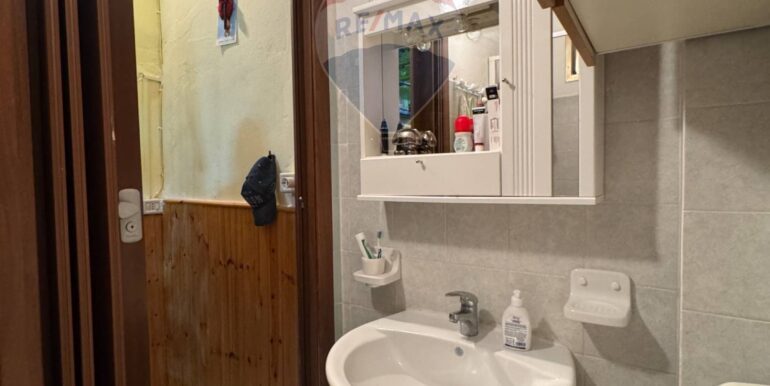 20250903184159-977678-11