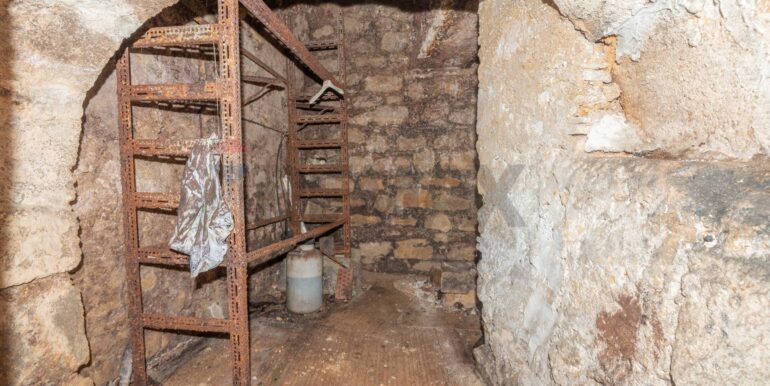 20250908164843-975328-10