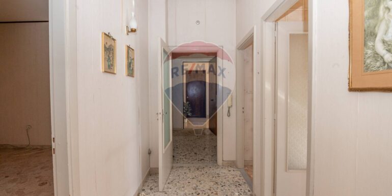 2025090994323-977945-17