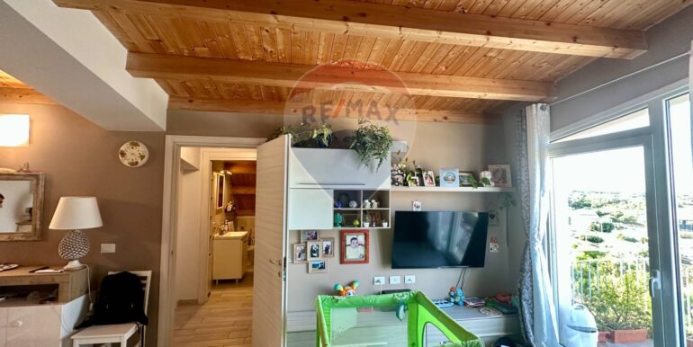 2025090995344-979976-2