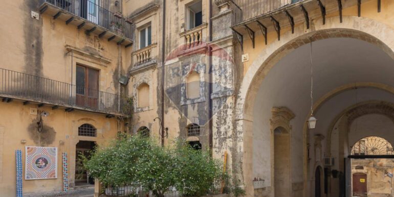 2025091885630-980048-4