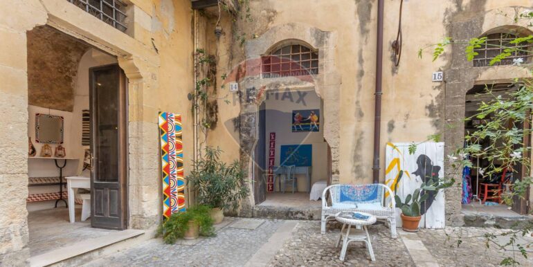 2025091885635-980048-6