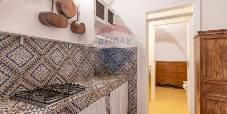 2025091885721-980048-18